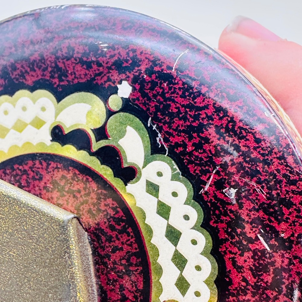 Vintage Murray-Allen Enchantress Cameo Confection Tin Made in England Burgundy - Picture 8 of 10